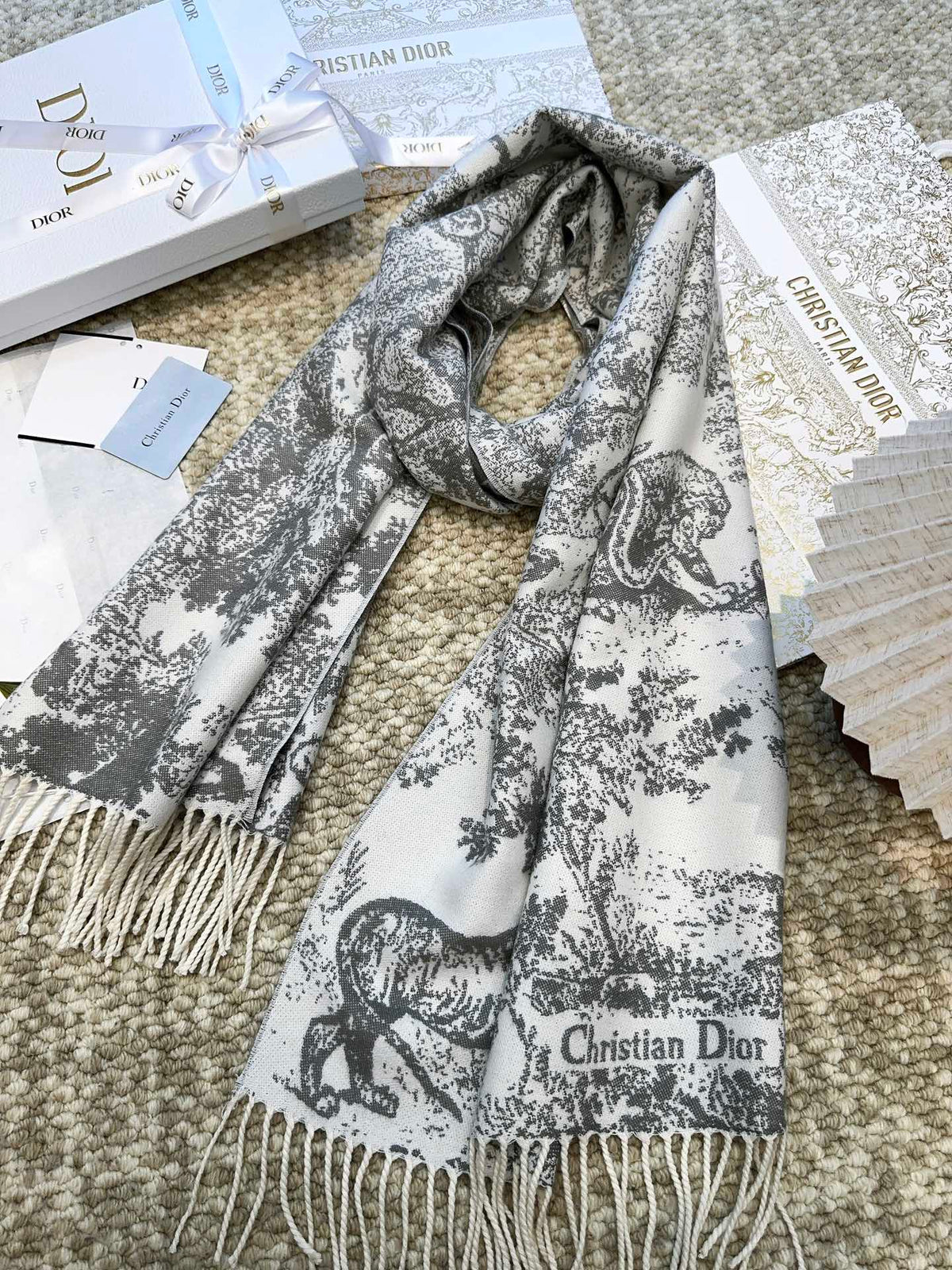 SCARF 220 CM IN WHITE MIX LIGHT GRAY MONOGRAM CASHMERE AND WOOL 413657