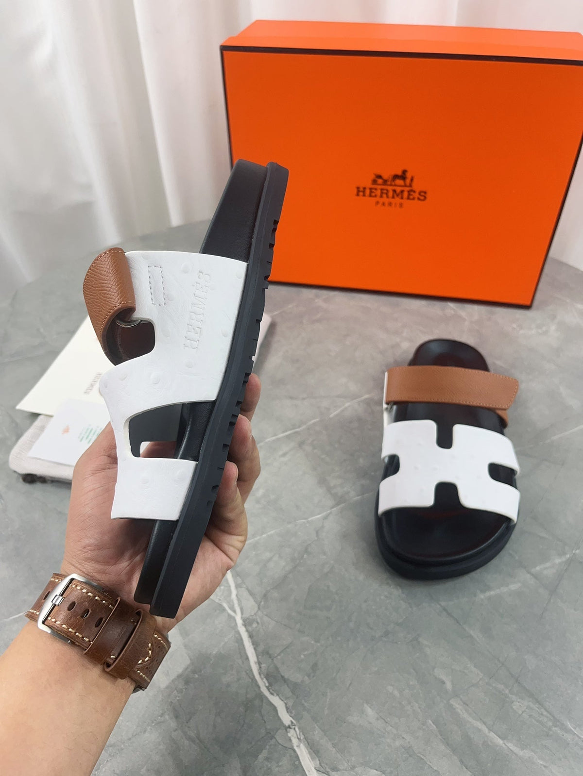 chypre sandal brown white calfskin