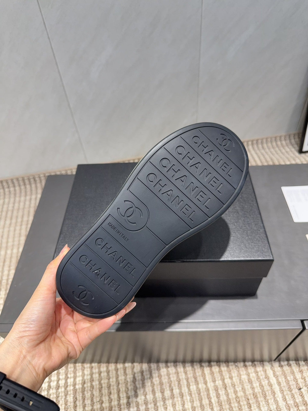 Chanel 25 Sneaker Green White Black Suede 540298