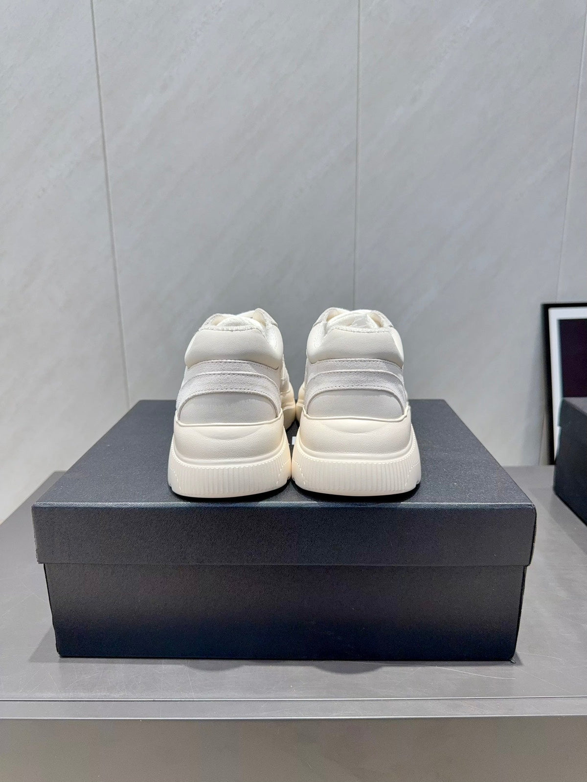 Chanel 25 Sneaker Ivory Suede Cowhide 540328
