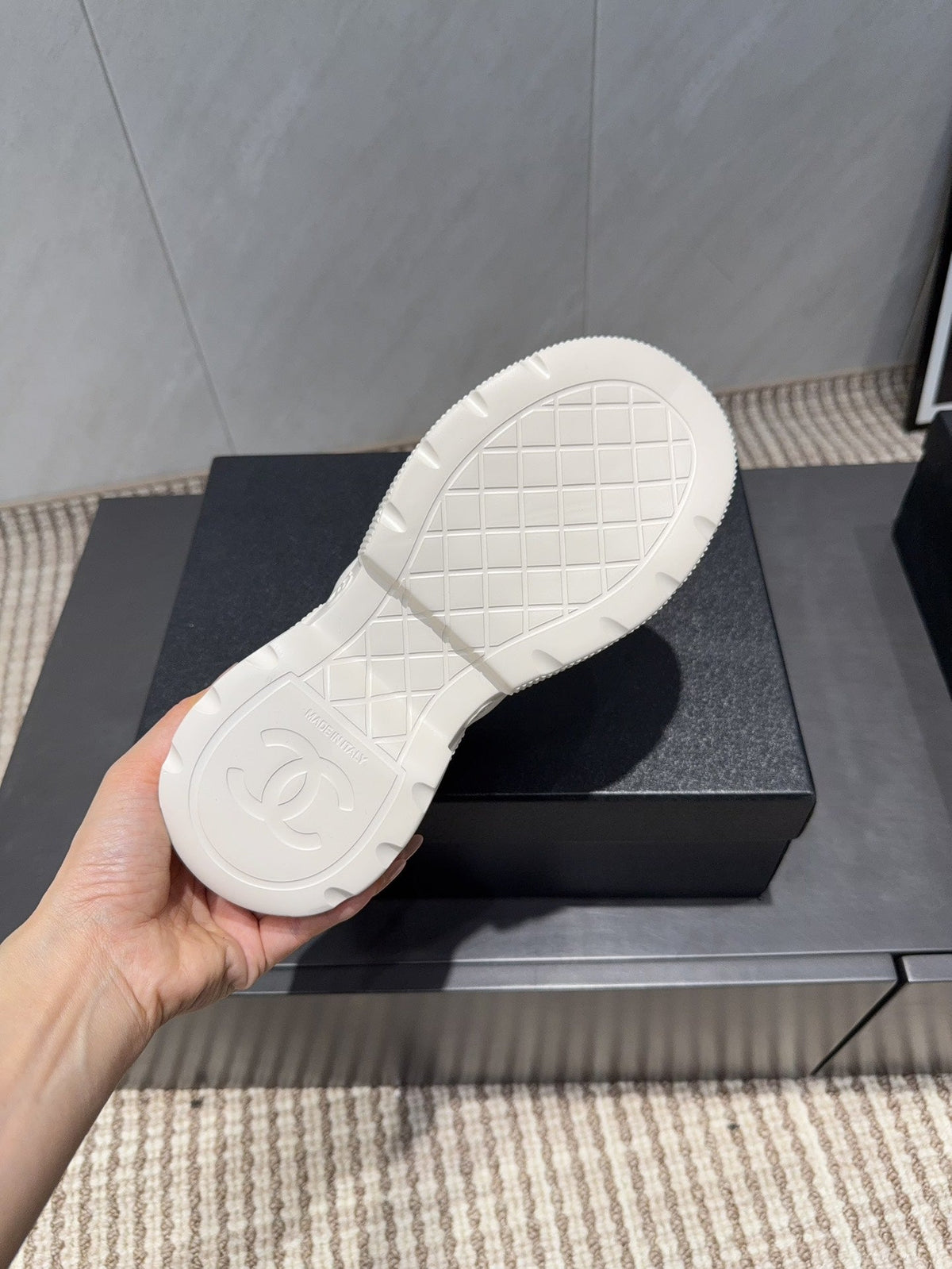 Chanel 25 Sneaker Ivory Suede Cowhide 540328