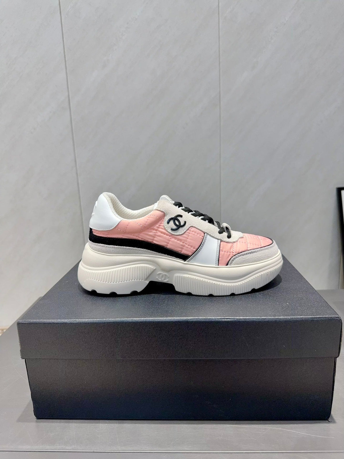 Chanel 25 Sneaker Ivory Pink Suede Fabric 540332
