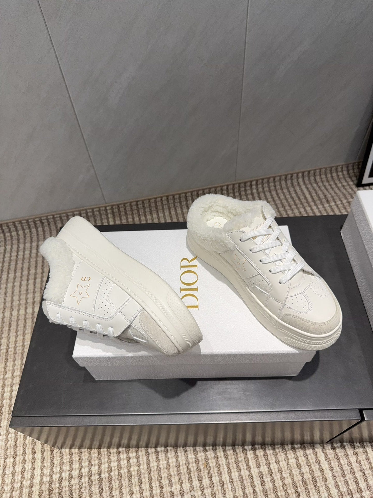 CD Star sneakers white cowhide wool 539687
