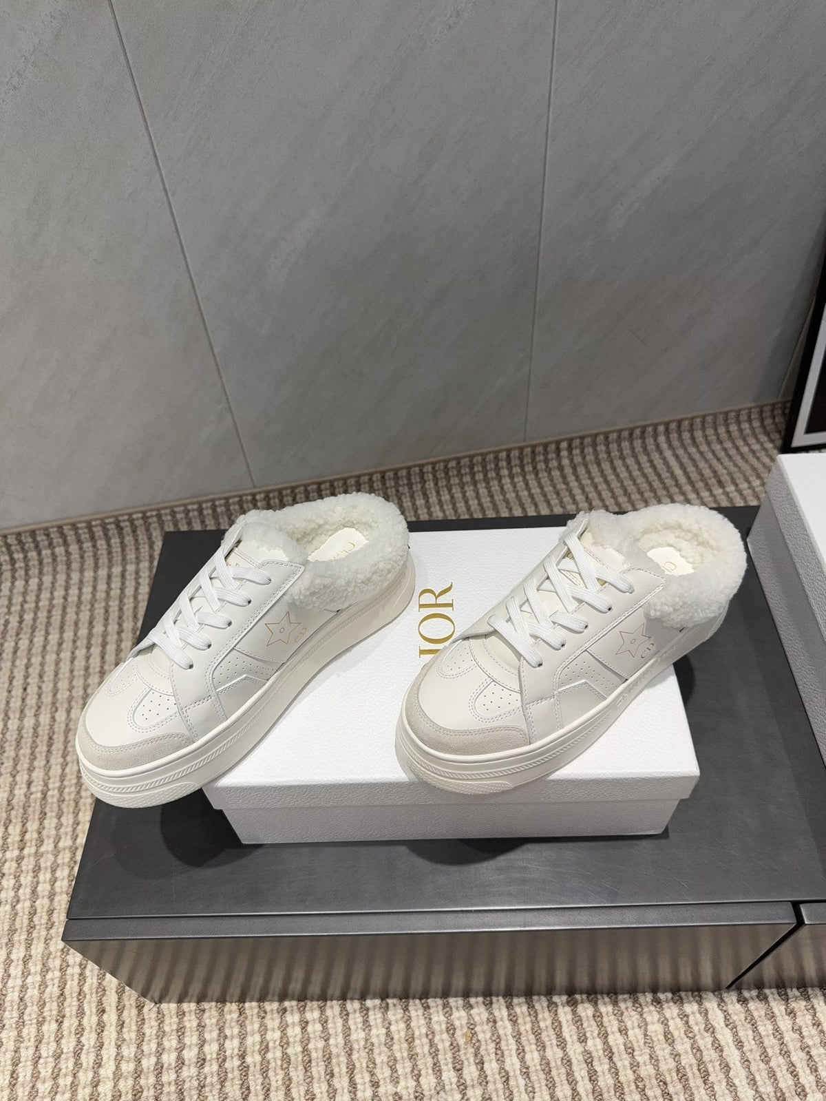CD Star sneakers white cowhide wool 539687