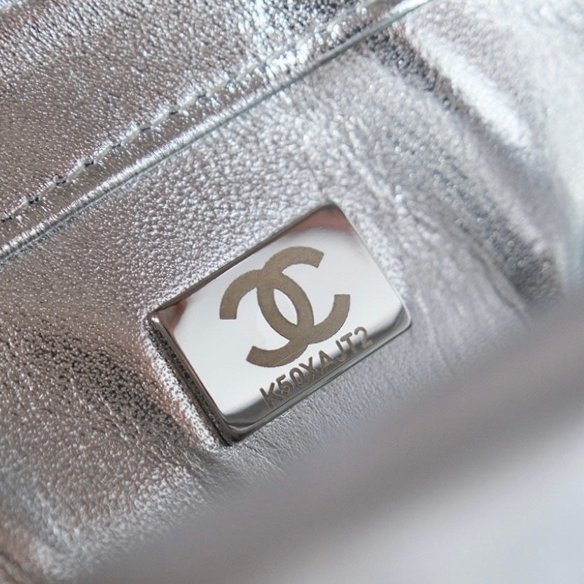 25C Flap Bag 21cm Dense Silver Sequin White Calfskin