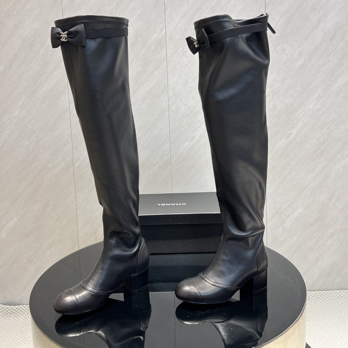 CC 25 Bowknot Stretch Boots Black Sheepskin 516420