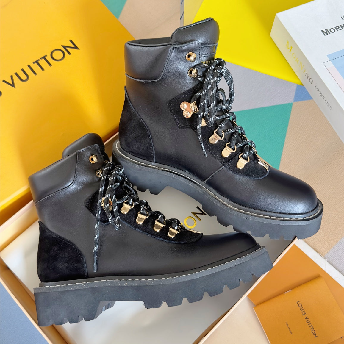 LV Territory Flat Ranger 40mm Black Cowhide