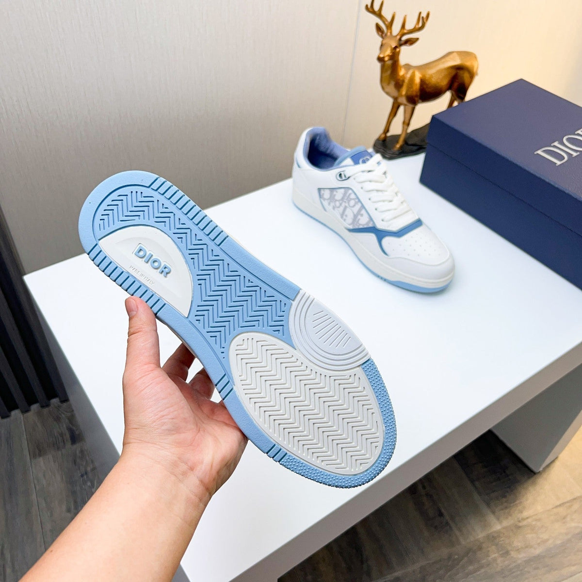 CD 25 B57 Sneaker White Blue Cowhide 750651