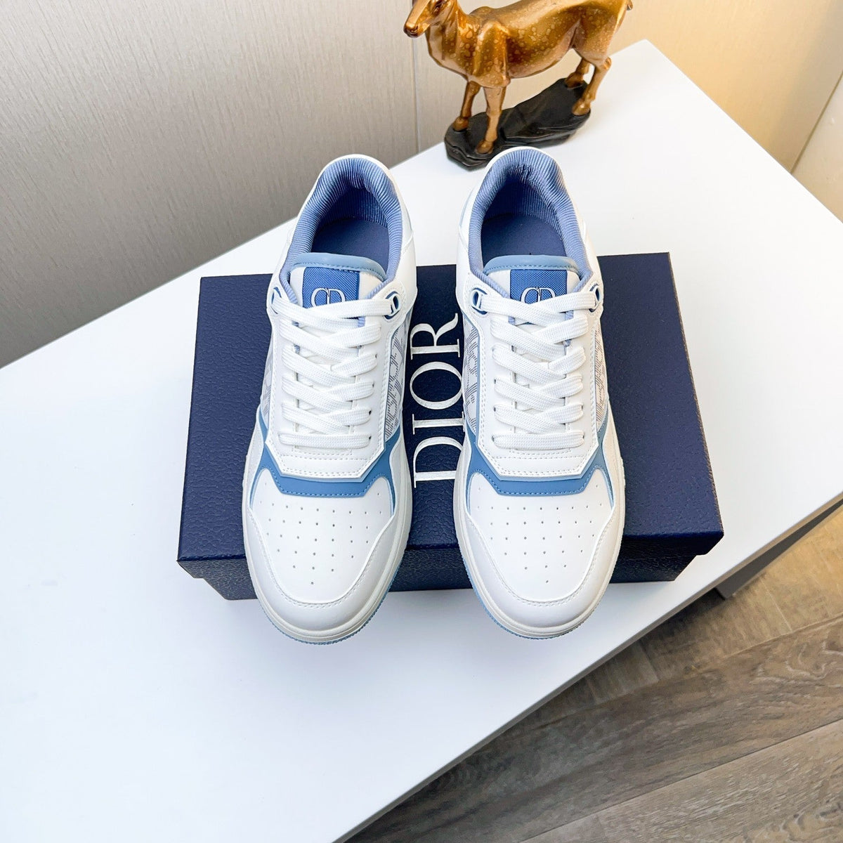 CD 25 B57 Sneaker White Blue Cowhide 750651