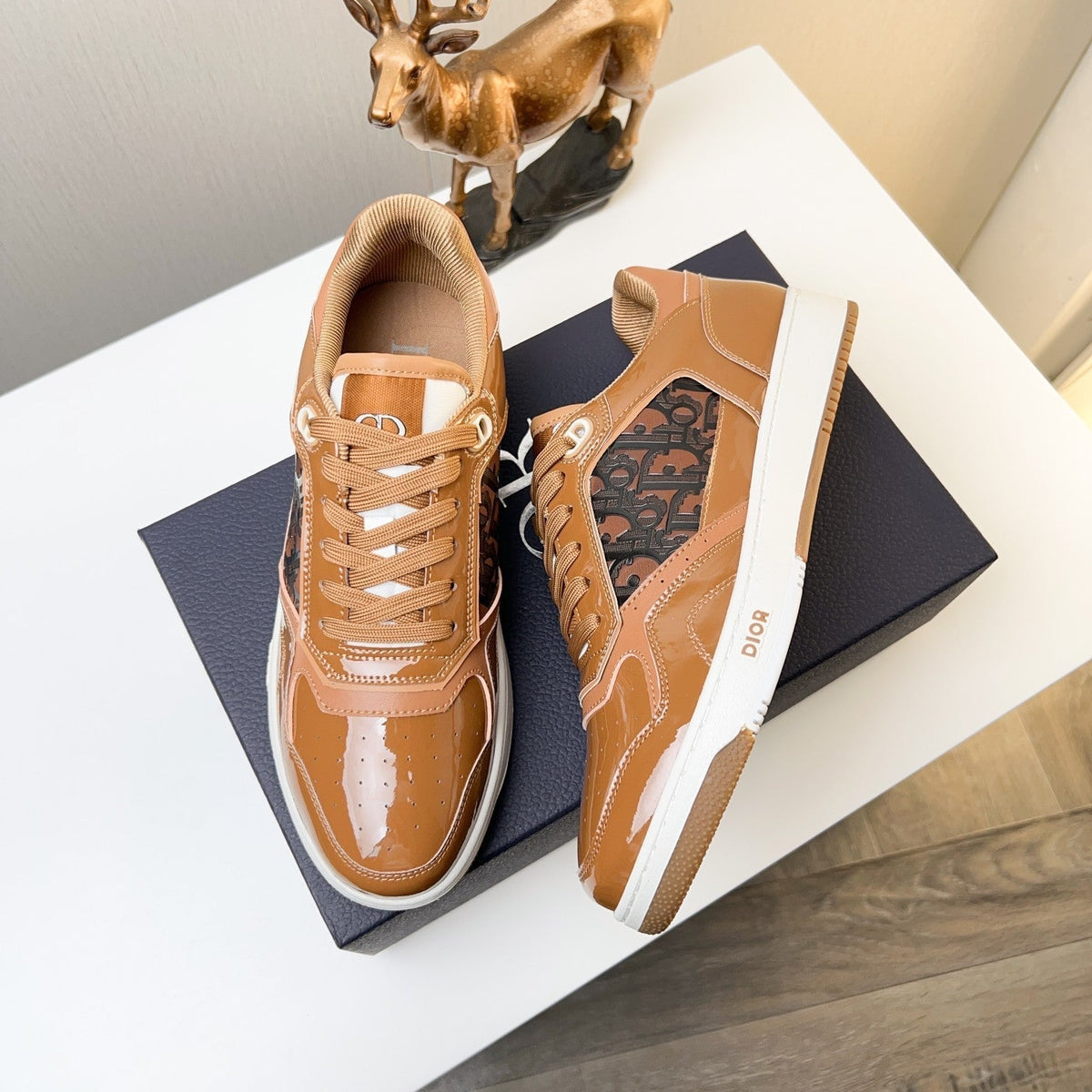CD 25 B57 Sneaker Brown Patent Leather 750643