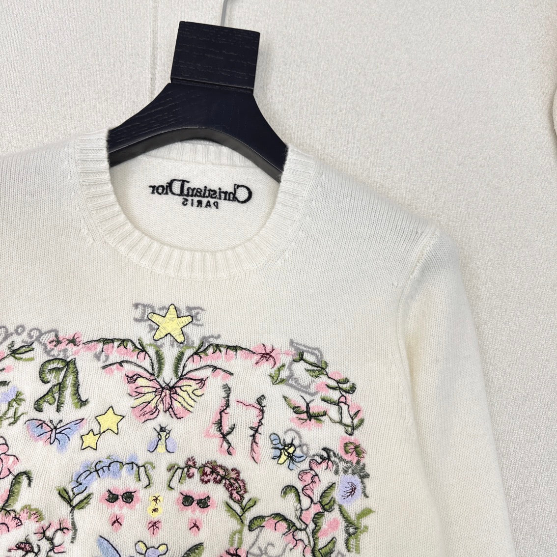 CD 25 Floral Pattern Embroidered Sweater White Cashmere 584740