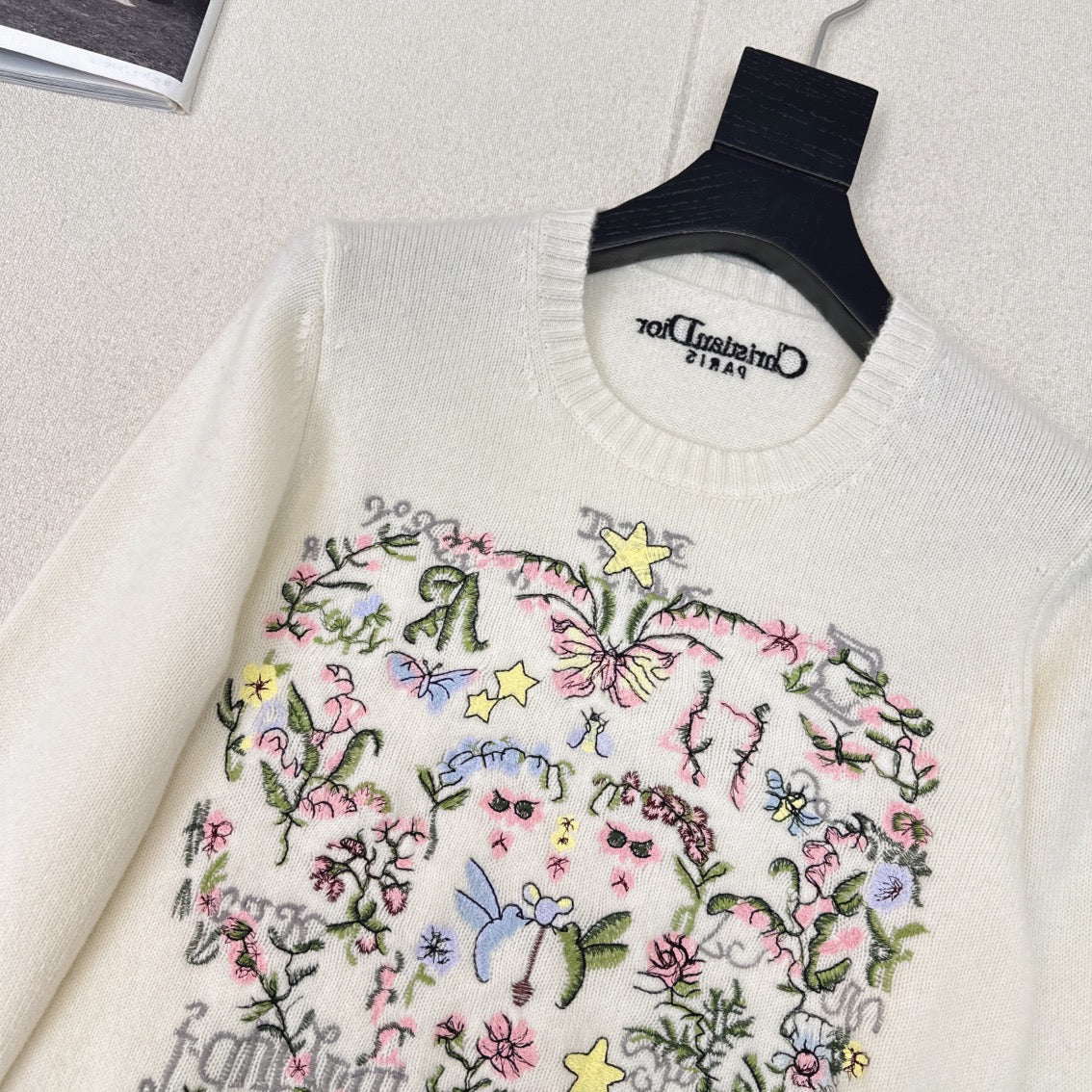 CD 25 Floral Pattern Embroidered Sweater White Cashmere 584740