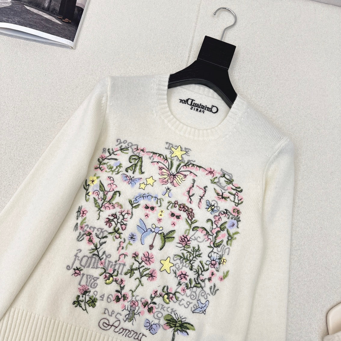 CD 25 Floral Pattern Embroidered Sweater White Cashmere 584740