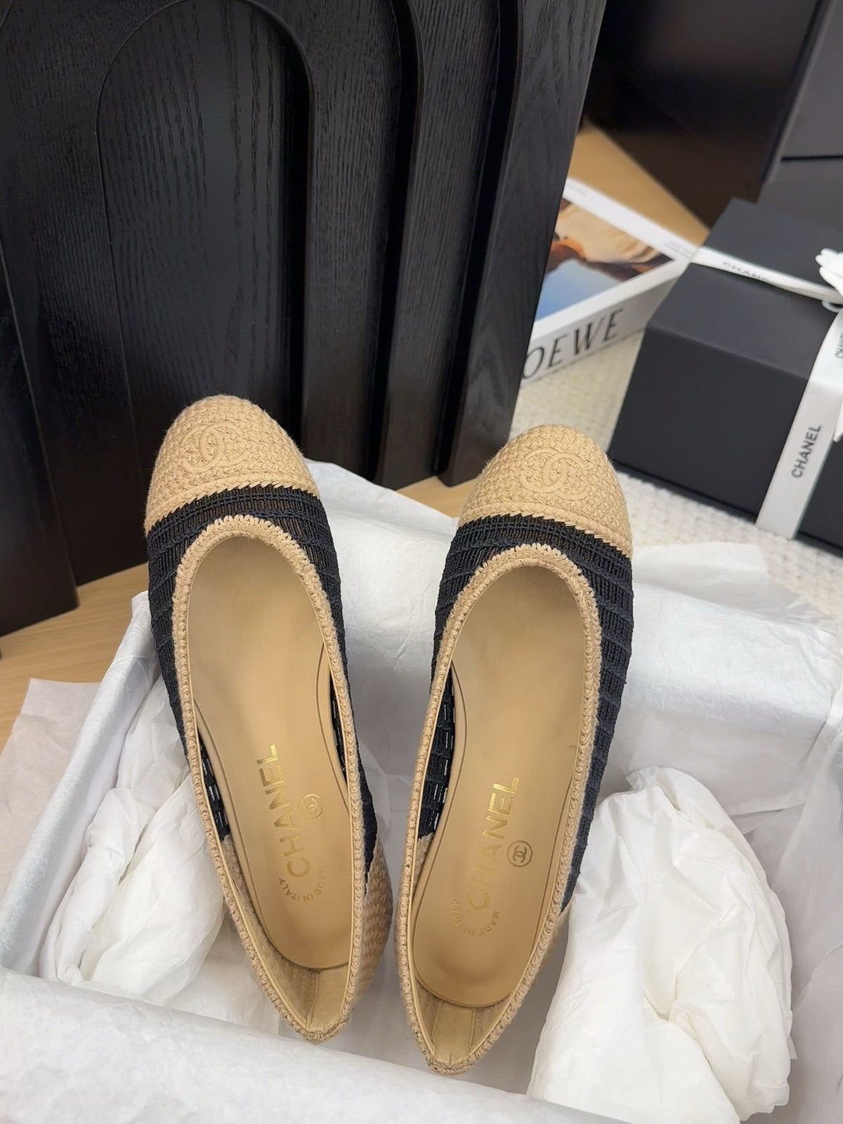 CC 25 Ballet Flat Beige Black Raffia