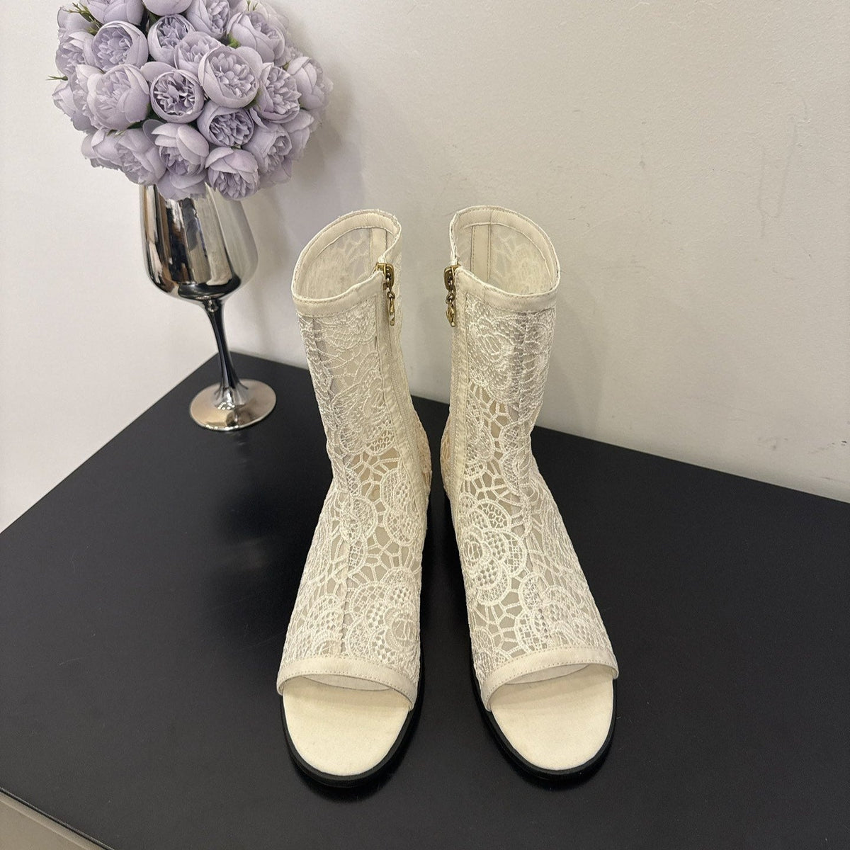 CC 25 Short Boot White Mesh 354925