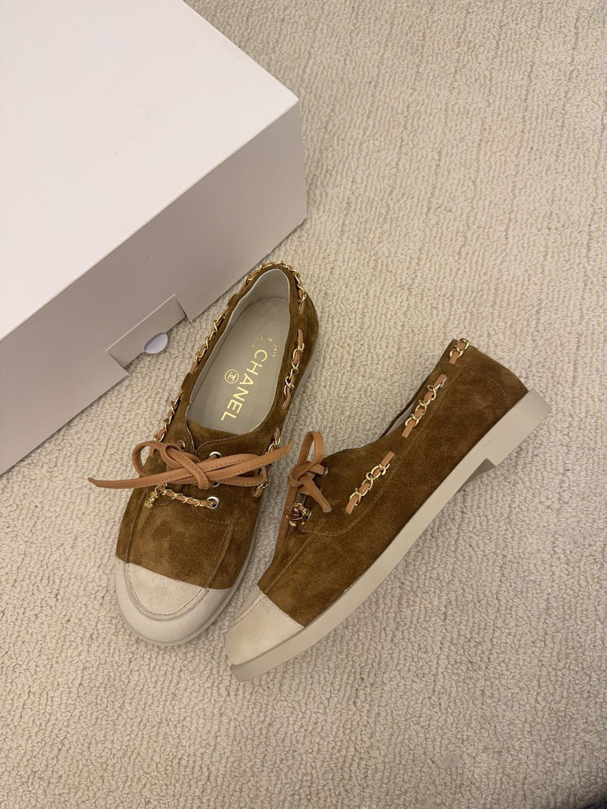 CC 26 Mocassin Loafer Brown Suede 588896