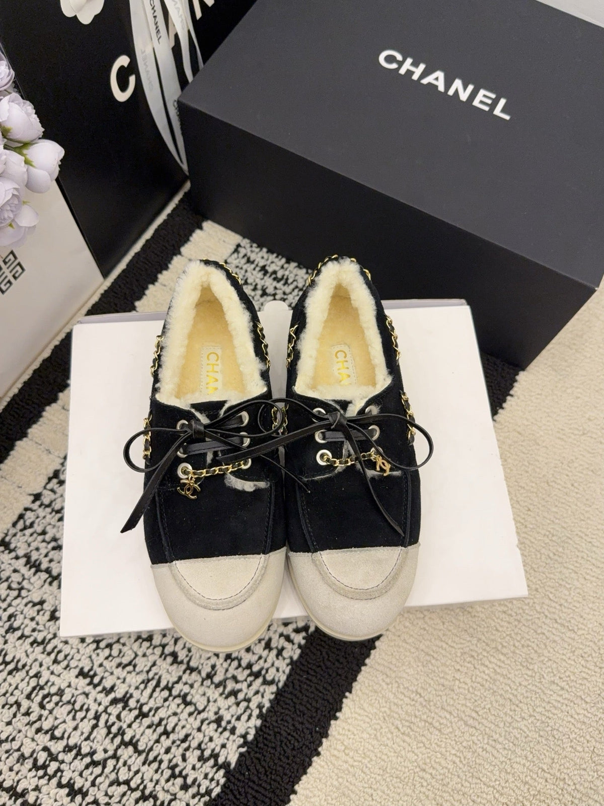 CC 26 Shearling Loafer Black White Suede Wool 588713