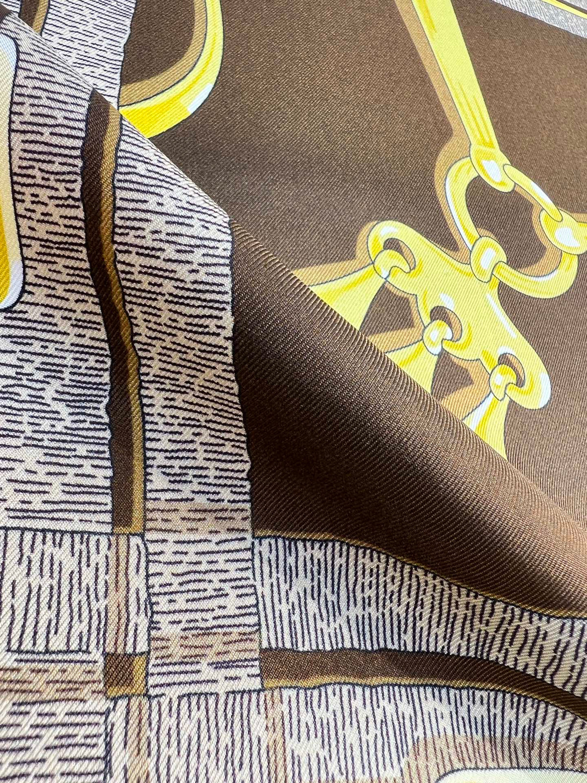 HM 26s Double-sided Scarf 90 Yellow Brown Colorful Mulberry Silk 152282