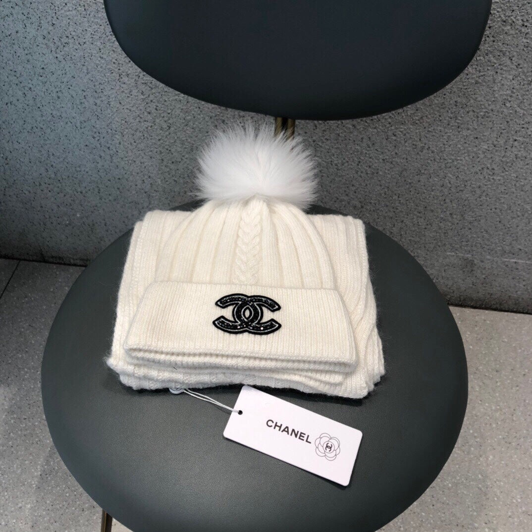 SET SCARF AND HAT IN WHITE WOOL 420820