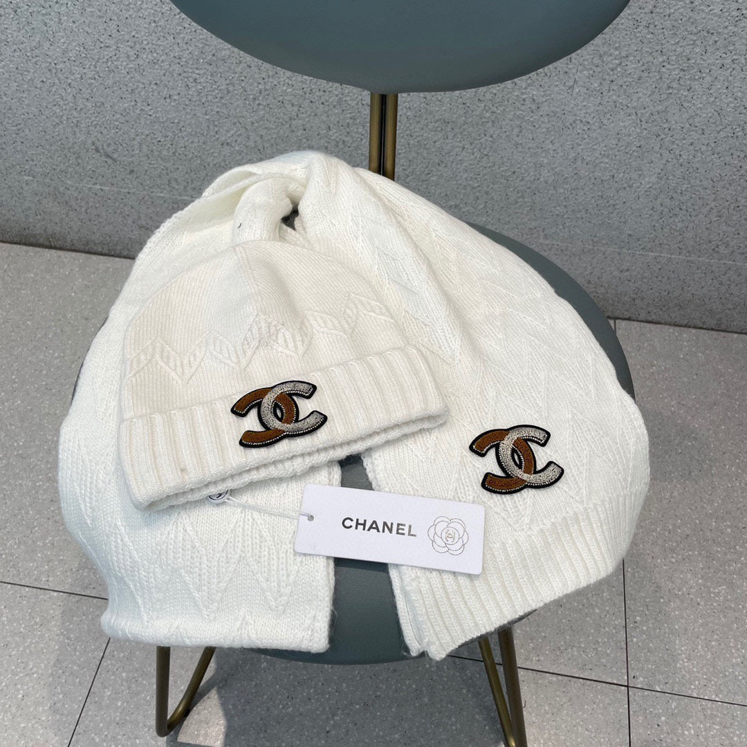 SET HAT AND SCARF IN WHITE WOOL 420824