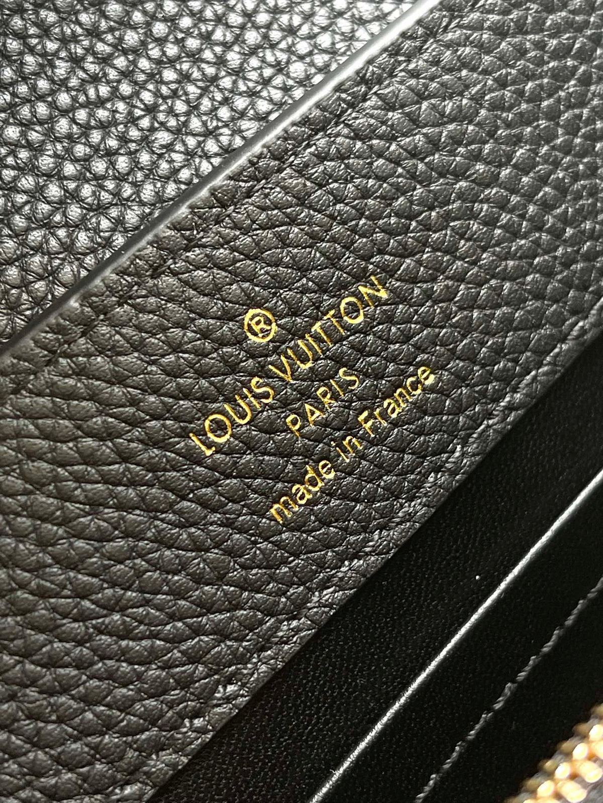 CAPUCINES EAST-WEST MINI 22 IN BLACK CALFSKIN GOLD HARDWARE