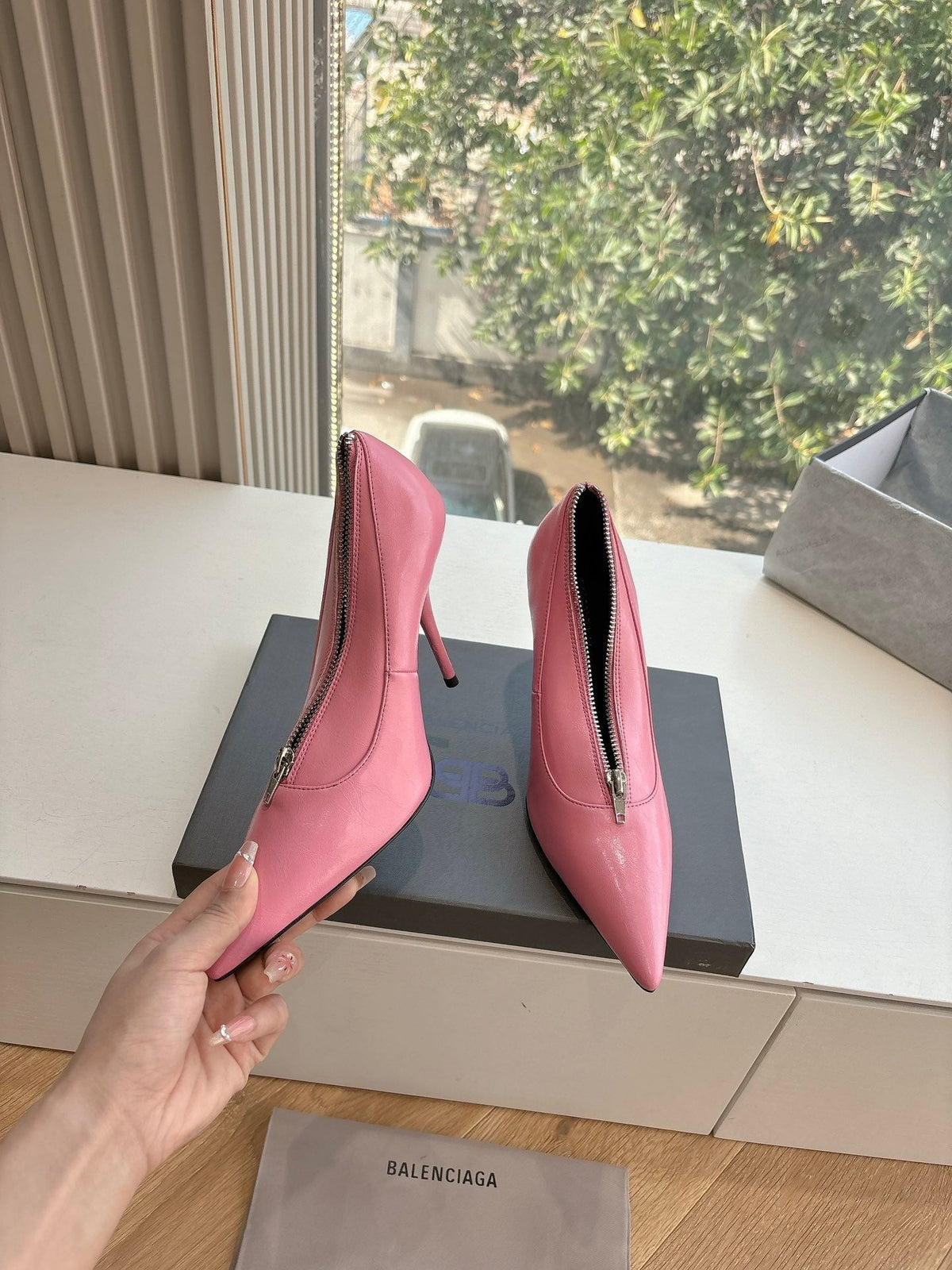 ZIPPER POINTED-TOE HIGH PUMPS IN BUBBLEGUM PINK SHINY LAMBSKIN