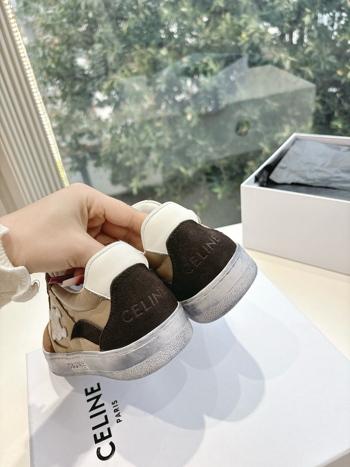 CELINE Sneaker Bronze Suede 285894