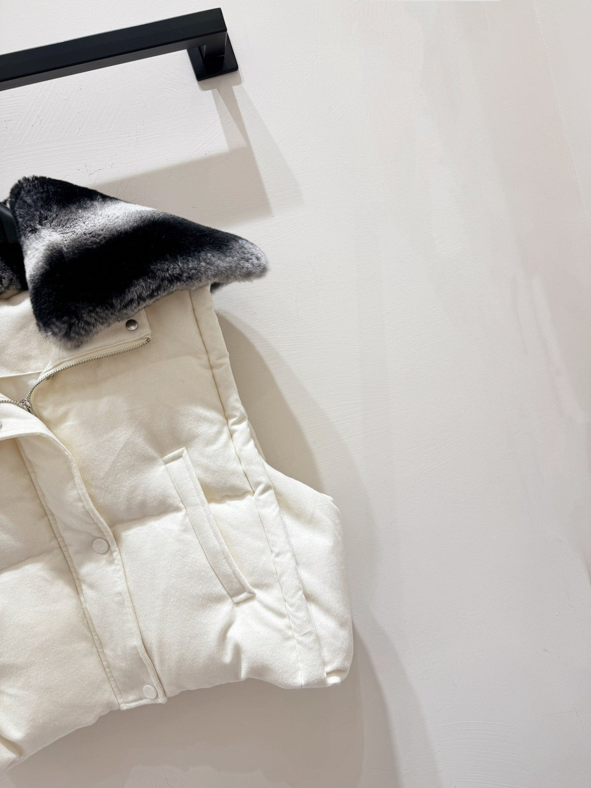 LP 25 Vest White Black  Fur Cashmere Wool 310254