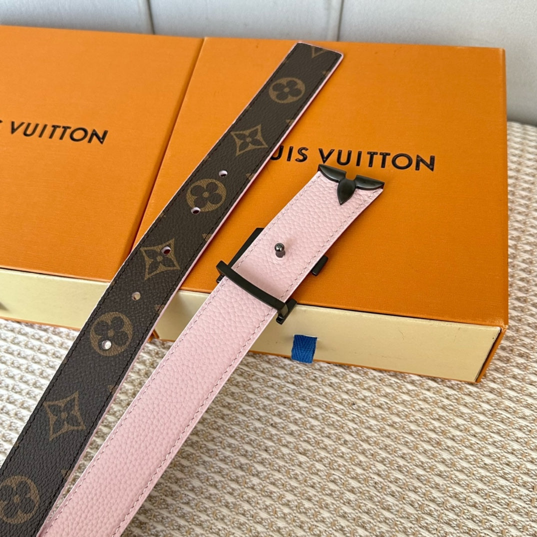 PRETTY LV 30MM REVERSIBLE BELT IN LIGHT PINK CALFSKIN BLACK HARDWARE
