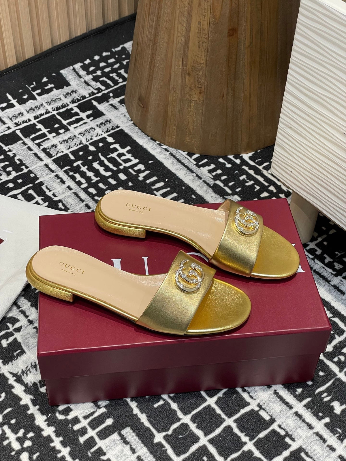 GC 25s flat sandals gold metallic leather