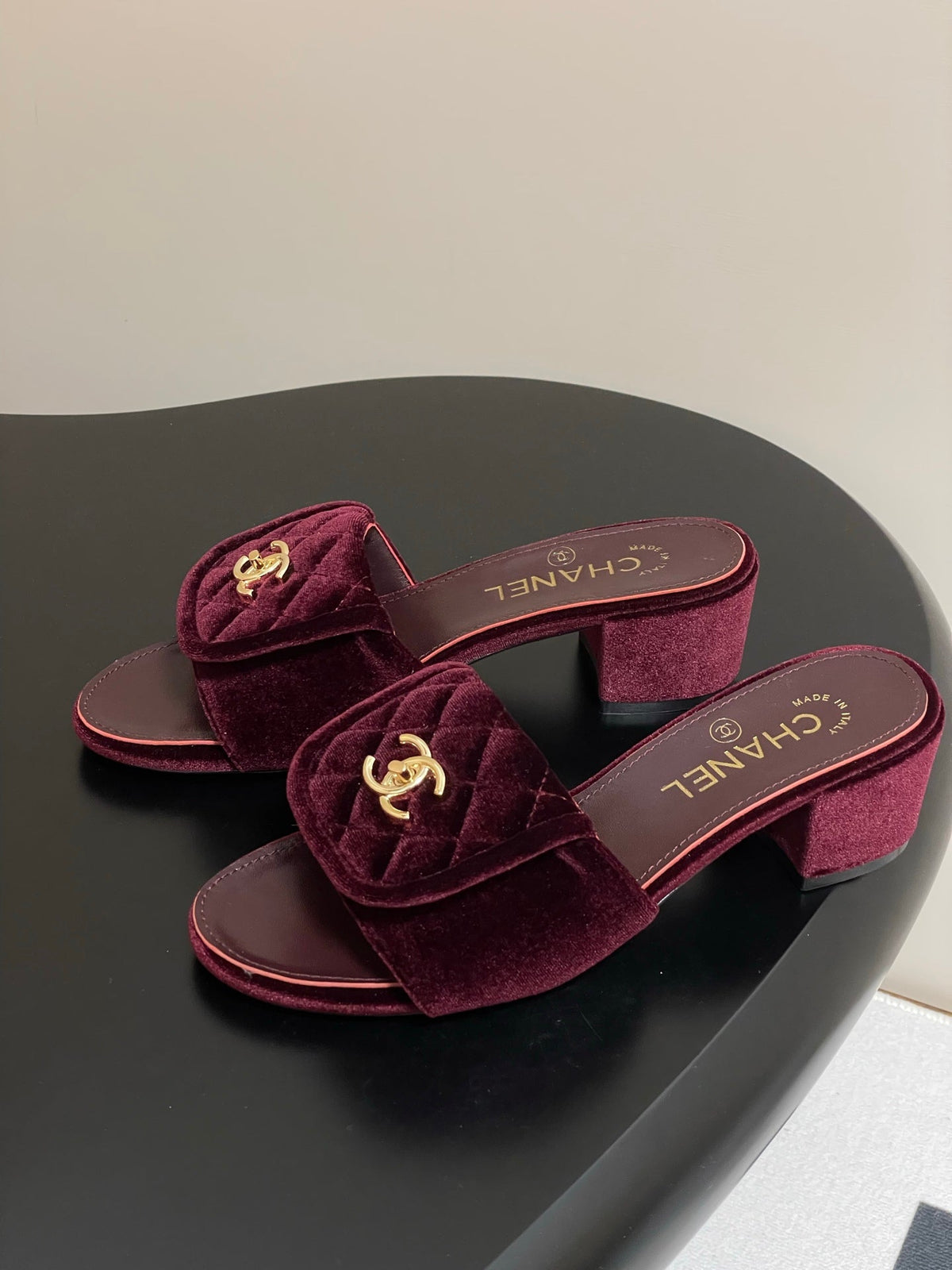 CC 25F Sandal Heel 5cm Quilted