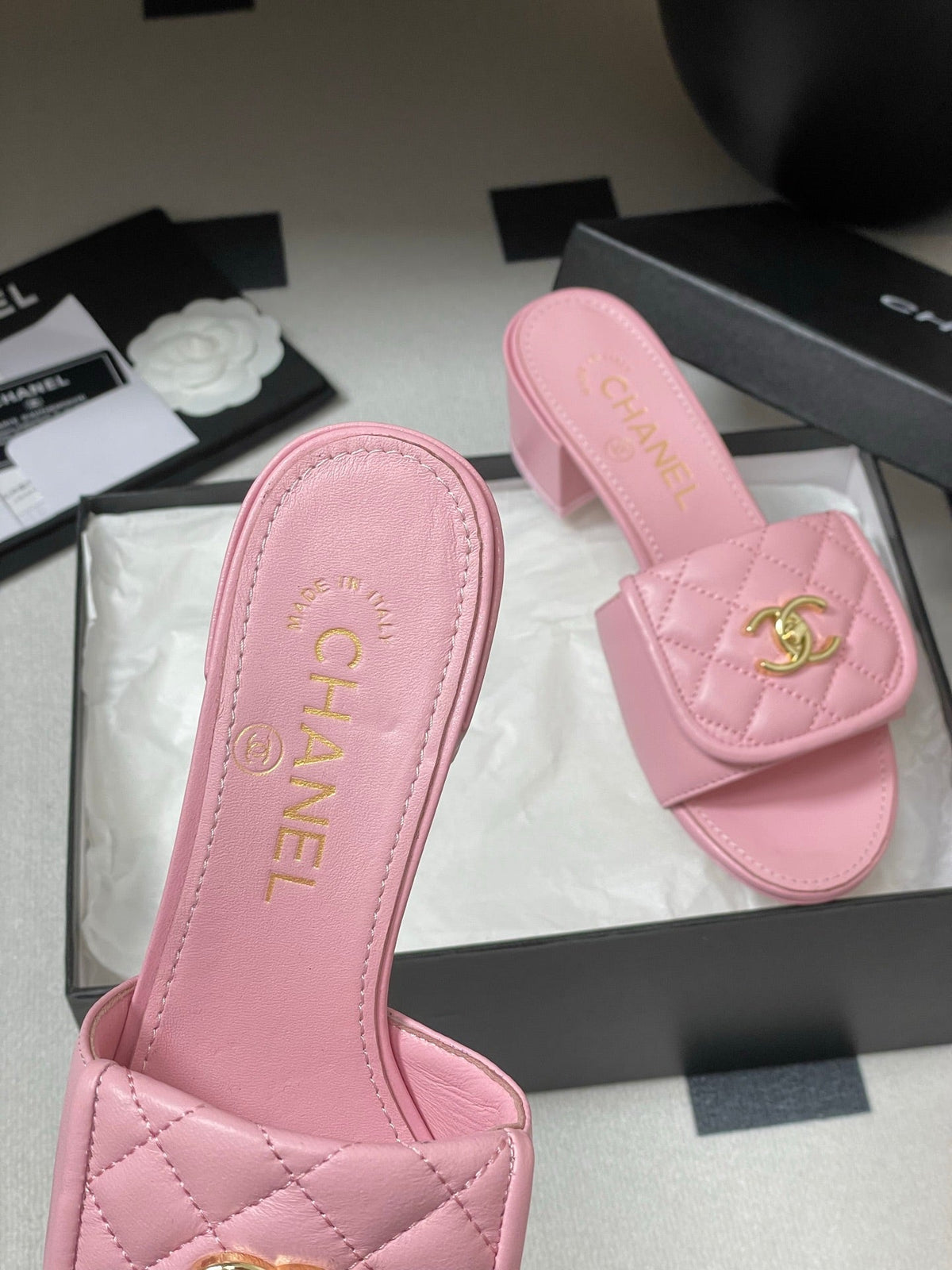 CC 25F Sandal Heel 5cm Quilted