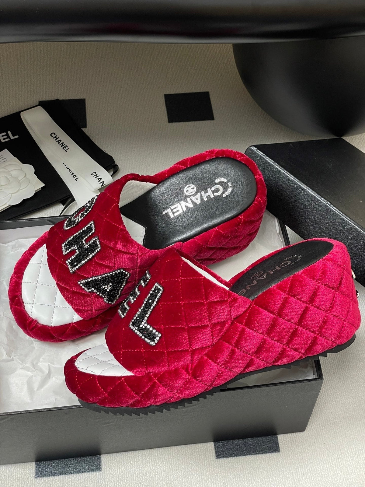 CC 25 Platform Slippers Red Velvet Sheepskin 334238