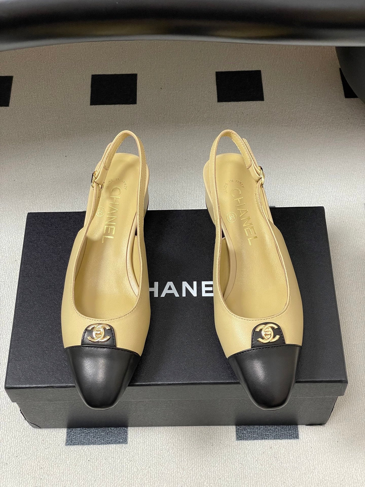 Chanel 25 Slingback 30mm Beige Black Lambskin 473213