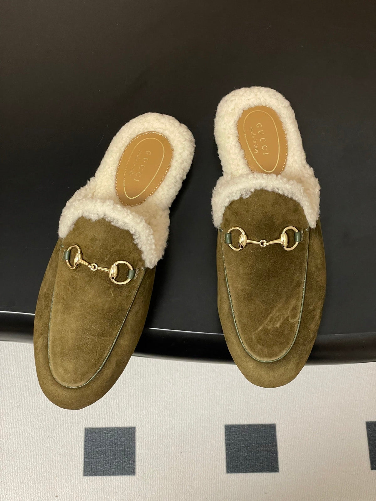 GG horsebit flat mules olive green suede and wool 534707