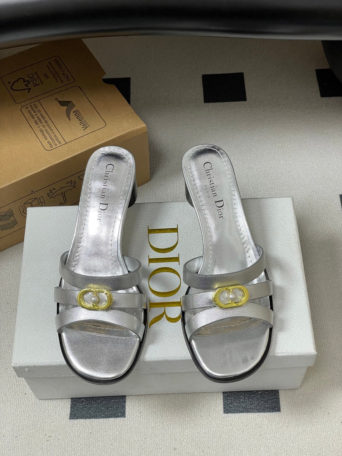 CD 26 Chunky Heel Sandals 50 Metallic Silver Leather 593520