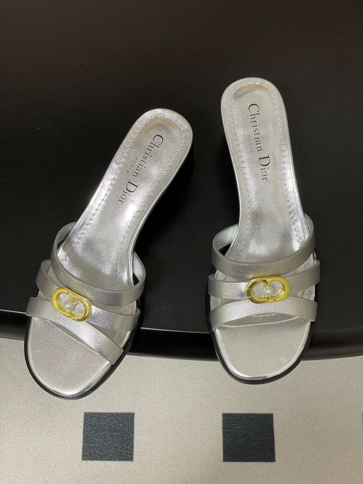 CD 26 Chunky Heel Sandals 50 Metallic Silver Leather 593520