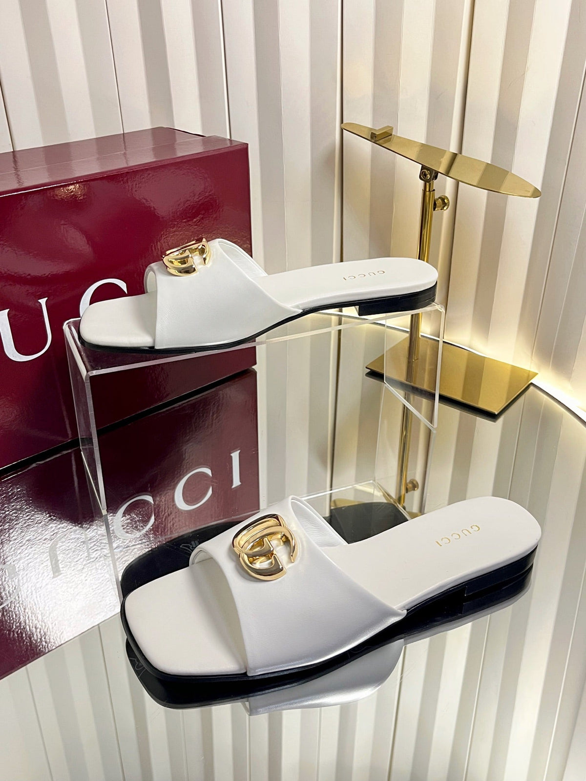 Gucci 2026 Slipper Double G Logo Leather 768127