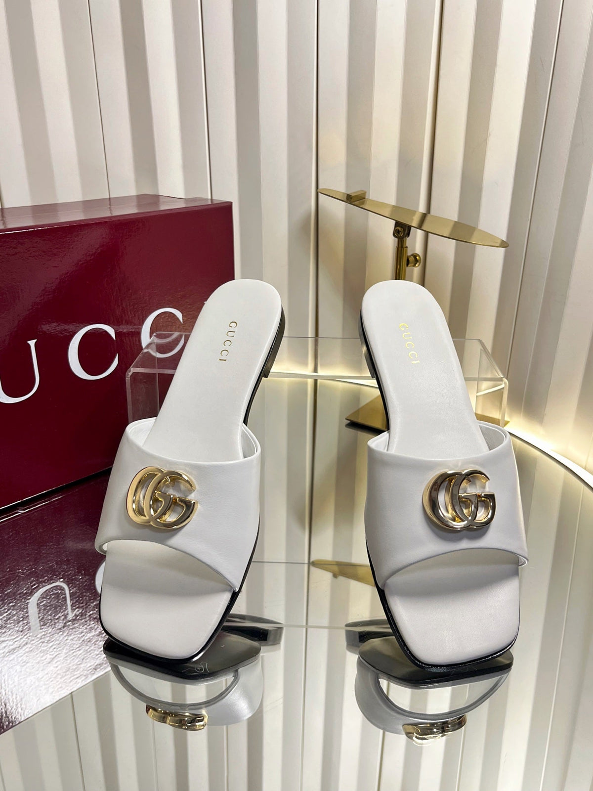 Gucci 2026 Slipper Double G Logo Leather 768127
