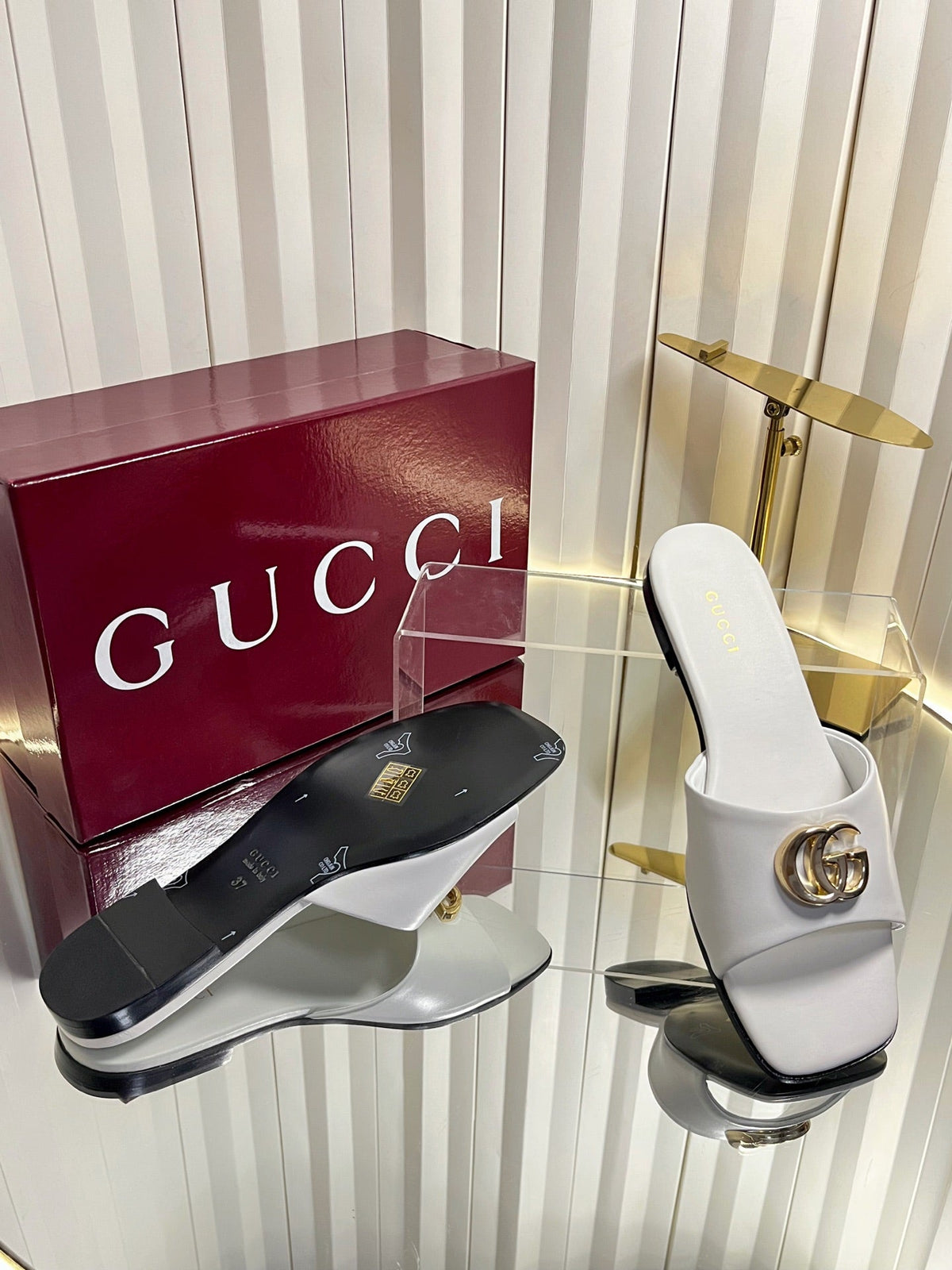 Gucci 2026 Slipper Double G Logo Leather 768127