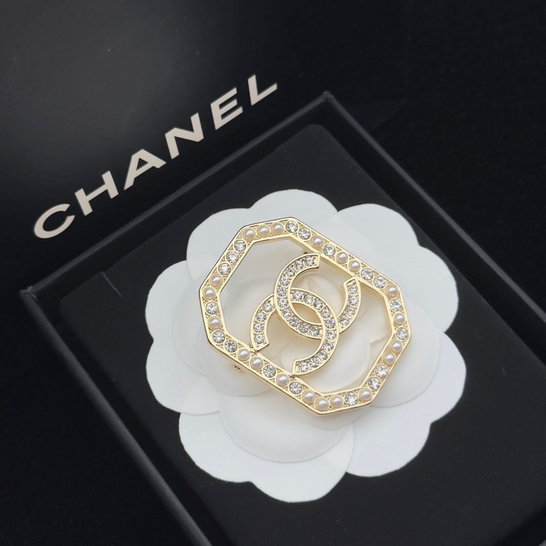 CC Brooch Gold 183383