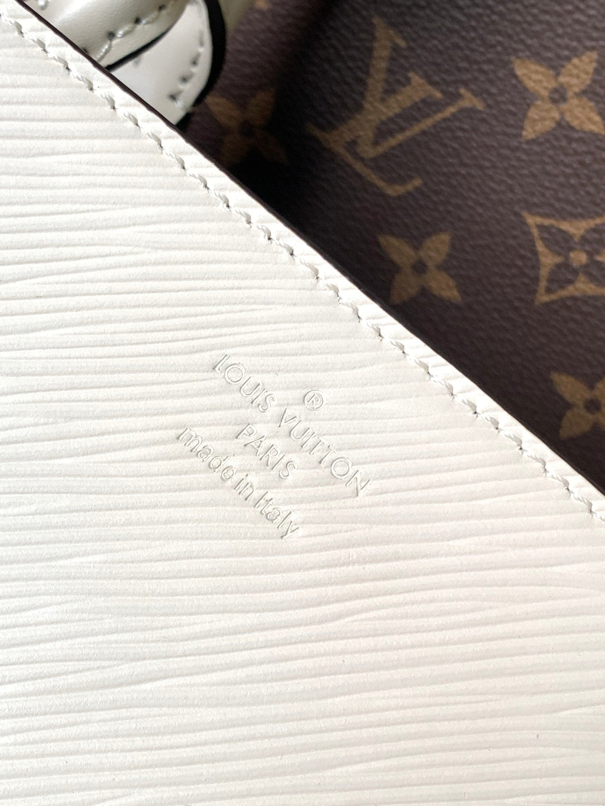 LV Marelle 30cm Tote Bag White mix Brown Epi grain leather 241070