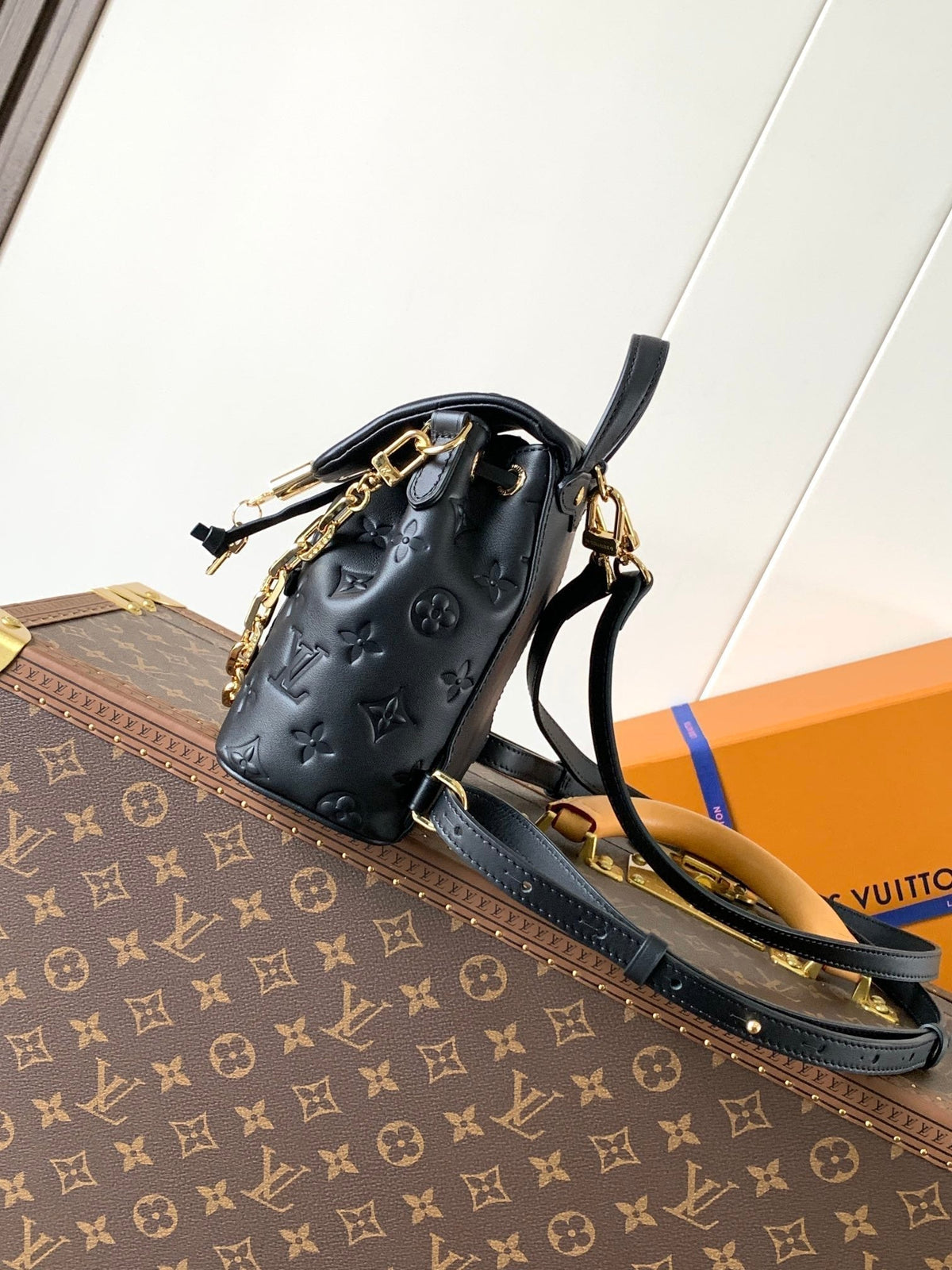 LV Coussin 20cm Backpack Black Gold Leather 252655