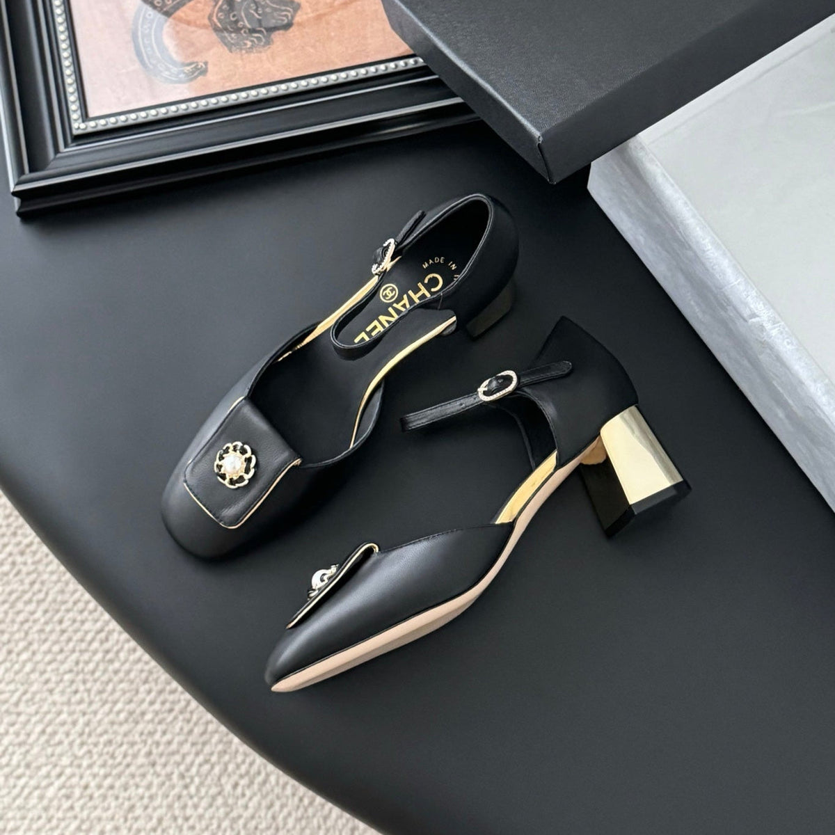 CC 25 Mary Jane Black Cowhide 305280