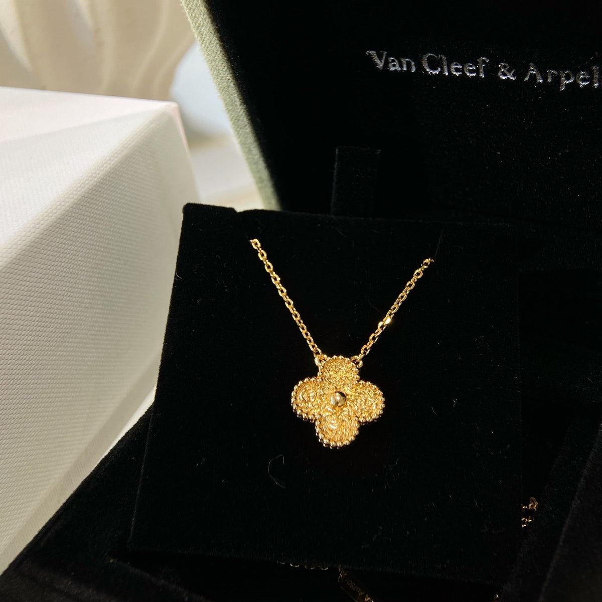 VCA Clover Vintage The Lava Foil Necklace
