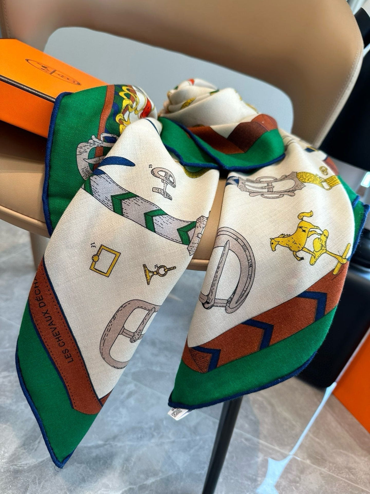SCARF 140 CM COLORFUL 387901