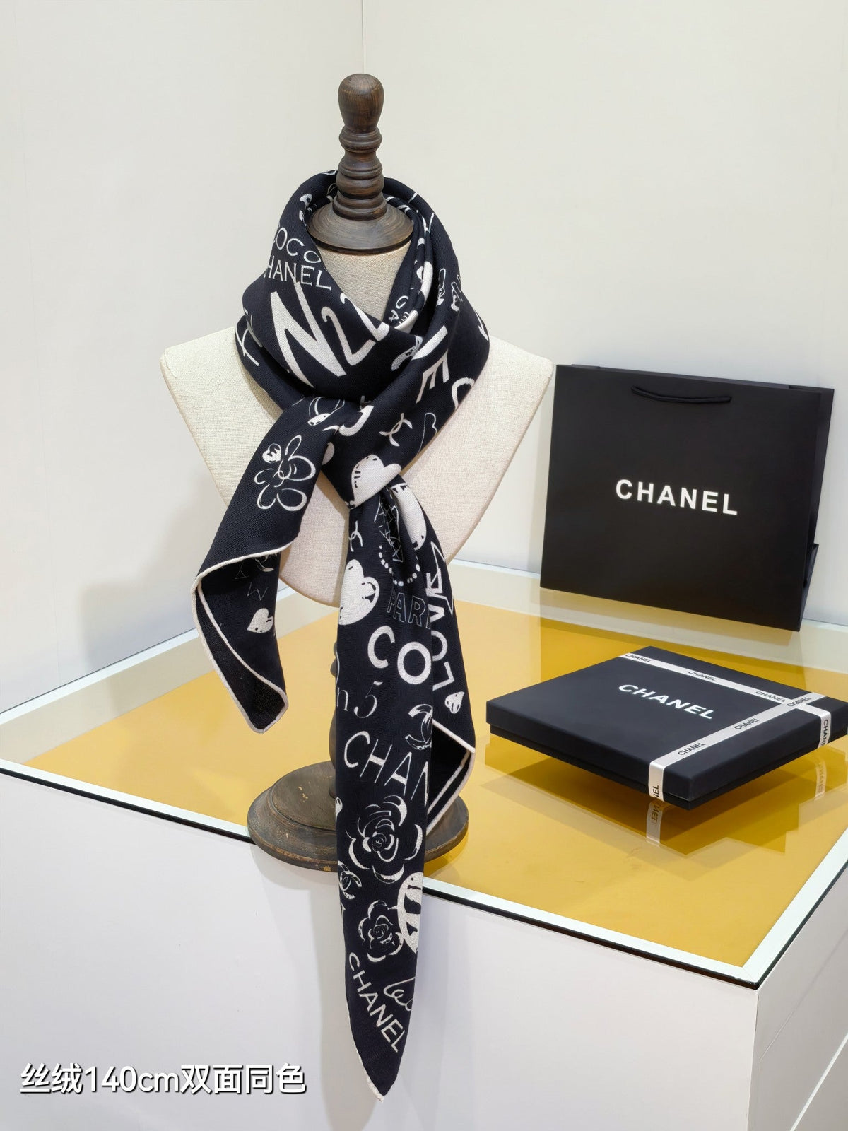CC 25 Scarf 140CM Black White Cashmere 293081