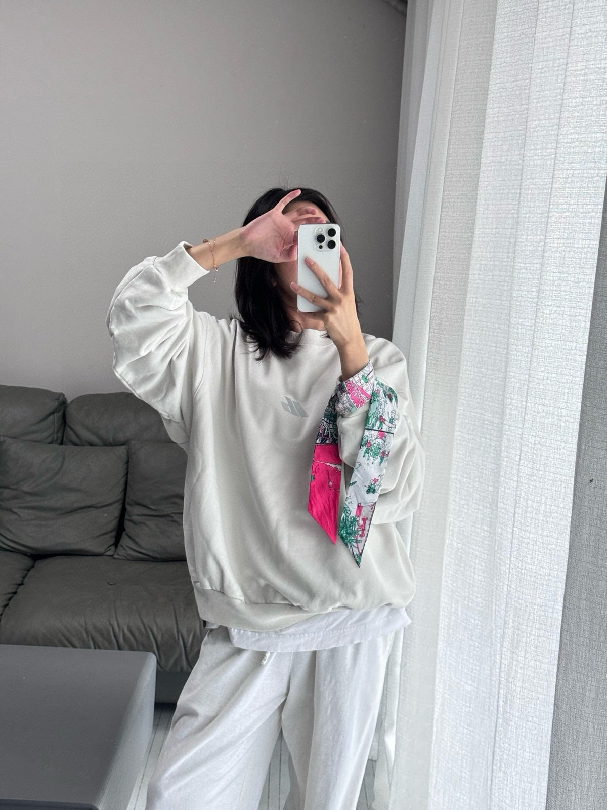 Balenciaga 25 Crew Neck Sweatshirt White Cotton 0004