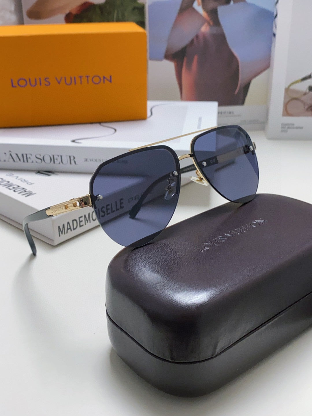 PILOT SUNGLASSES 582592 IN GOLD METAL BLACK LENSES