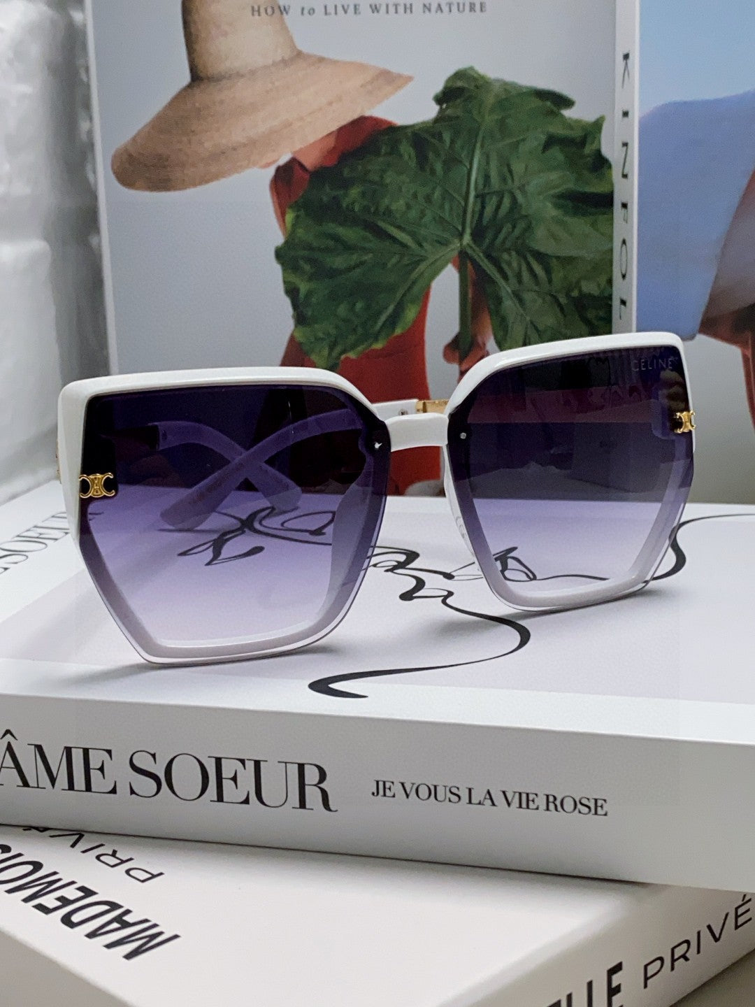 TRIOMPHE SUNGLASS 497829 IN WHITE ACETATE EMBOSSED LOGO
